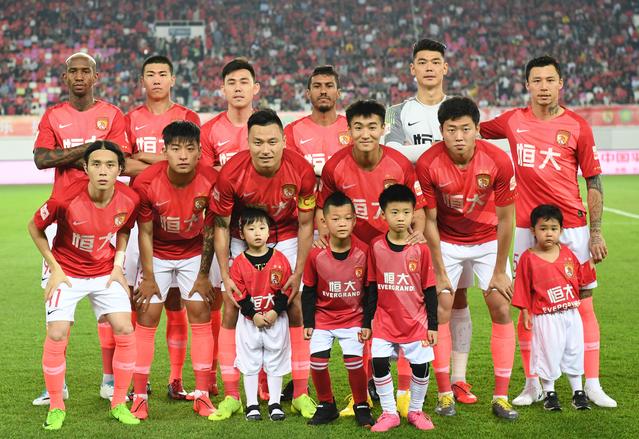 连夺两冠！南京Hero久竞战胜广州TTG 捧起银龙杯！